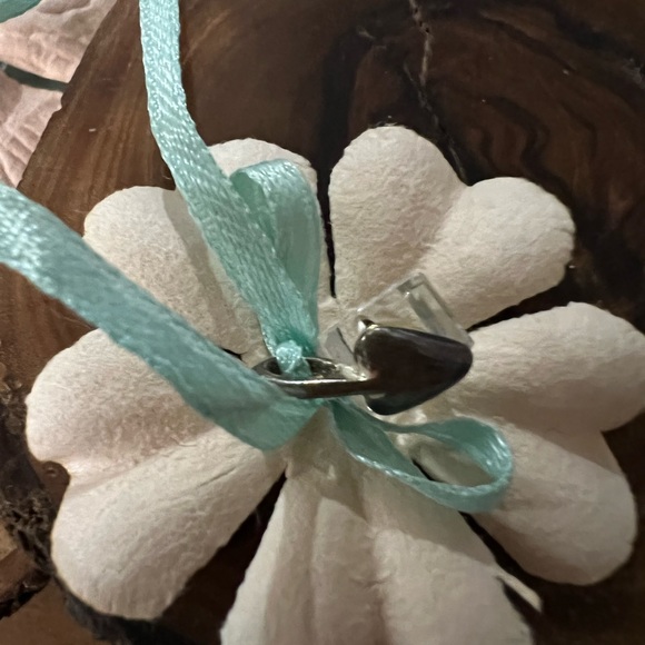 Glass diamond like pendent. Delicately beautiful. Antique. Encased in silver. - Picture 4 of 4